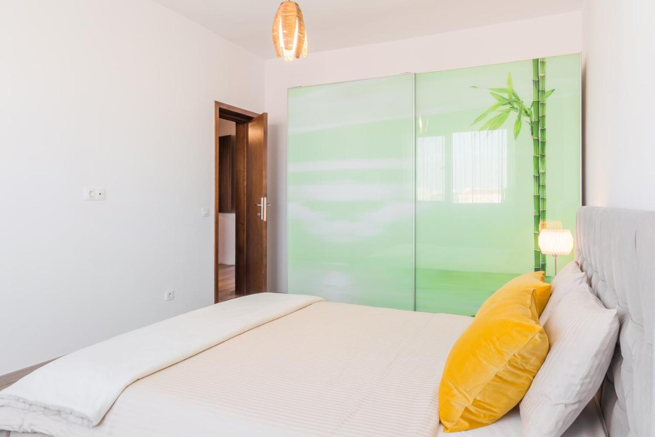 Lovely Apartment With City View Bucharest Exterior photo